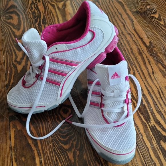 adidas Shoes - NWOT Adidas White/Pink Mesh 3-D Cushion Cross Trainers 💕 NWOT 💕 Size 8.5